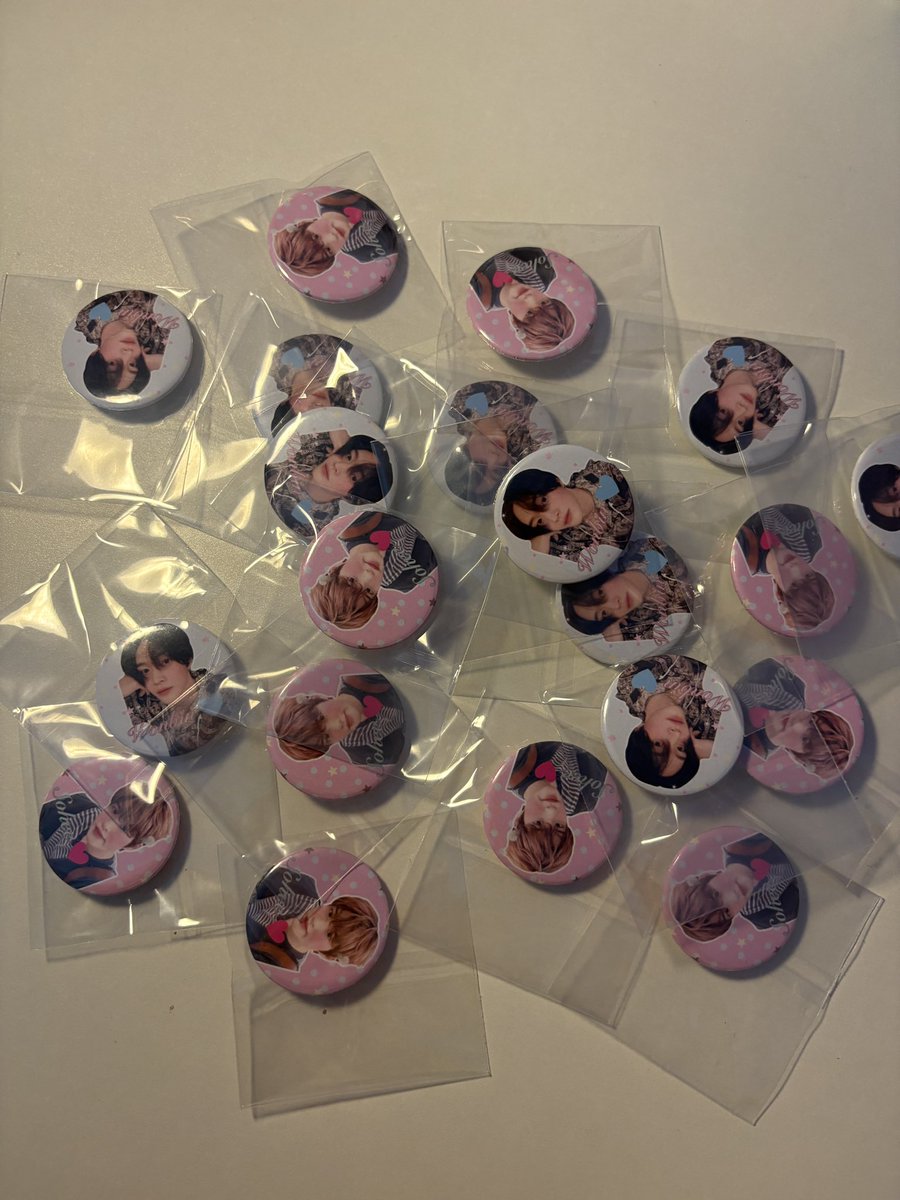 sp4sxpp's tweet photo. (อัพเดต) เข็มกลัด วอนบิน เหลือ 1 โซฮี เหลือ2
สติกเกอร์หมดแล้วนะคะ เหลือแค่เข็มกลัด
ใครสนใจ Dm ได้เลยนะคะ 🤲🏻🪷
#ตลาดนัดriize #ตลาดนัดRIIZE #ตลาดนัดน้องข้าว https://t.co/fEI1zLWUii