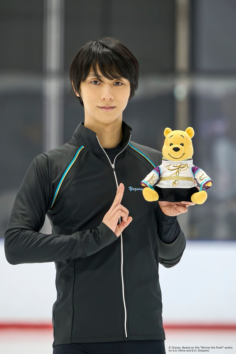 oshiraku's tweet photo. 🎤推し楽 インタビュー👀✨

「プーさんへ　羽生結弦とくまのプーさん　メモリーブック　きせかえ衣装プーぬいぐるみ付き」担当編集部が語る制作秘話💫

詳細はこちら👉https://t.co/zyn2d5ViXv

ふたりの尊い関係が伝わるエピソードが満載です⛸️🍯💝

#羽生結弦

@KODANSHA_dish @YUZURUofficial_ https://t.co/IbmXULzO9u