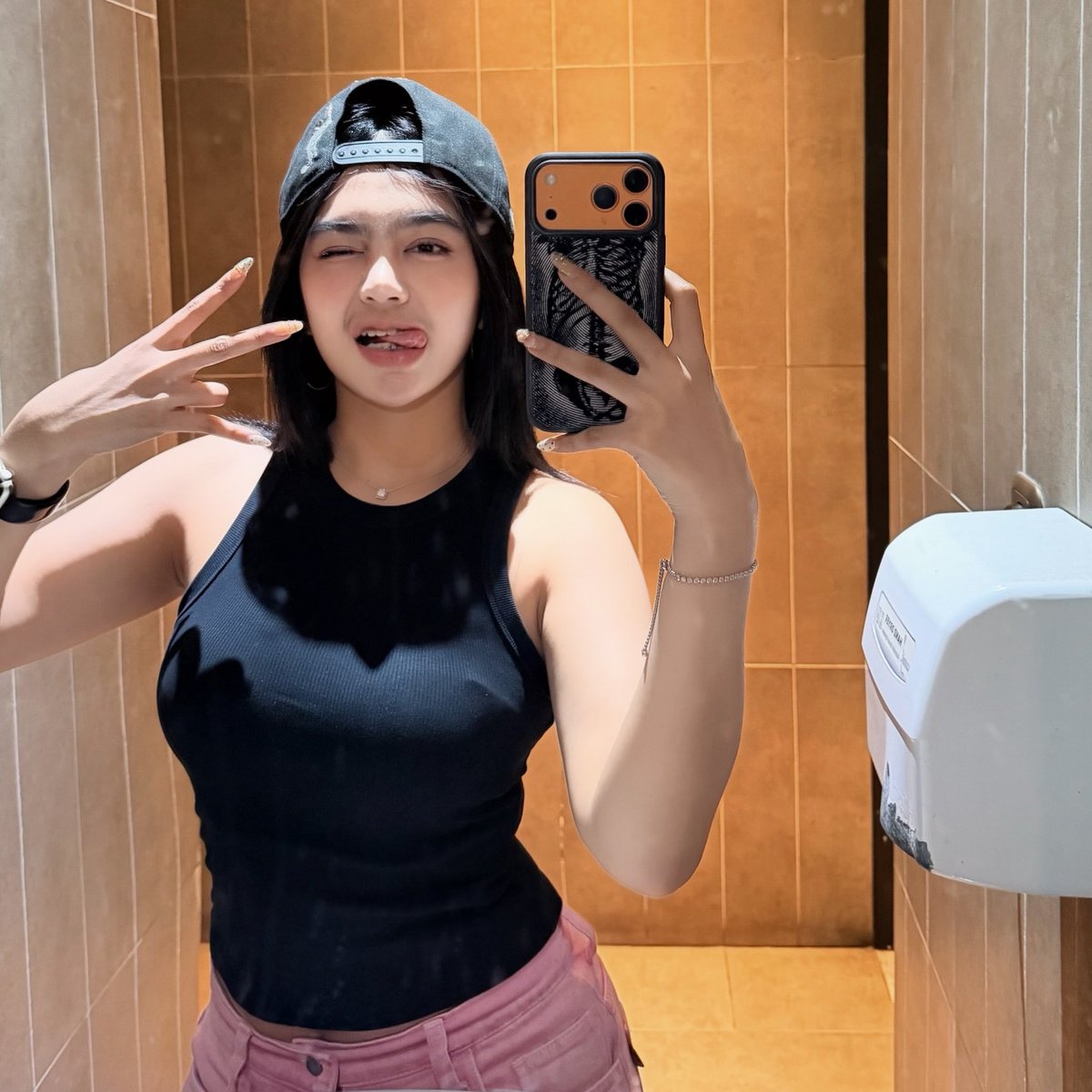 eursya's tweet photo. Available ST LT 
info by wa…

#availjakarta #bojakarta
#openbojakarta https://t.co/XhZ5oClI3w