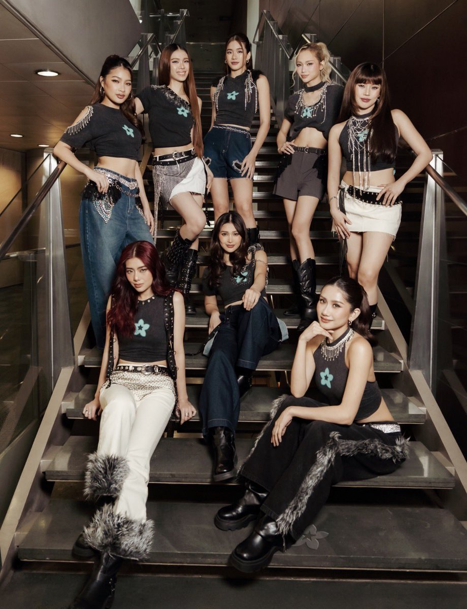 spinorbinmusic's tweet photo. 🚨 HISTORY MADE 🚨 BINI BREAKING BARRIERS!! 🇵🇭✨ 

First non-Korean act nominated for Favorite Global Music Star at Nickelodeon Kids' Choice Awards!! 😍🔥 Our P-pop QUEENS representing ASIA on the GLOBAL stage!! 👑💜 #BINI #Blooms #PPopPride #KCAs #HistoricMoment https://t.co/hogp2x5Bvq
