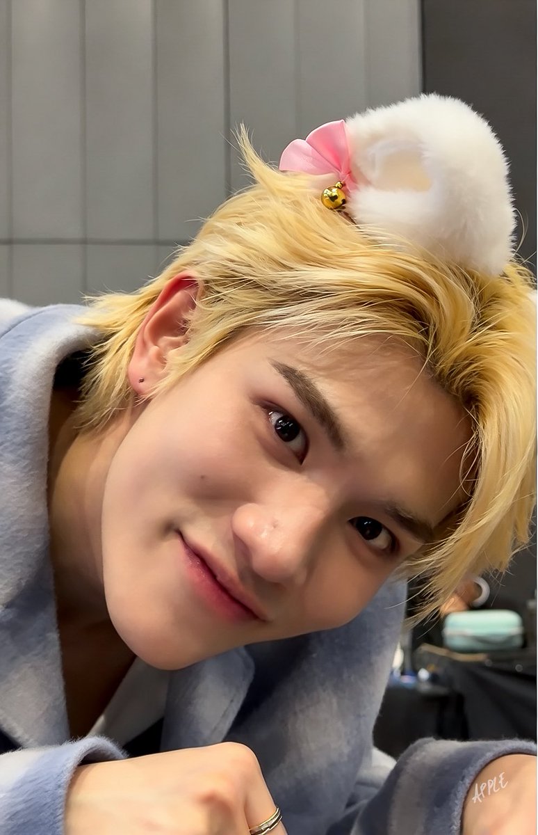 Song_apple0422's tweet photo. Happy Morning 🐈 
Enjoy F1 🏎️

#Fourthnattawat 
#โฟร์ทณัฐวรรธน์ https://t.co/wXnkjOi1R7