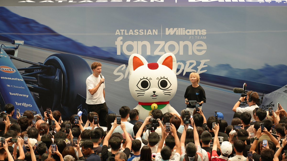 animeDANDADANen's tweet photo. Turbo Granny stuns at the @WilliamsRacing Fan Zone ahead of the Singapore Grand Prix. 📷

Thank you to the fans who showed up for Williams F1, TZUYU, and DAN DA DAN! Singapore Grand Prix weekend here we come.  🏎️💨 https://t.co/42LPDJL6j1