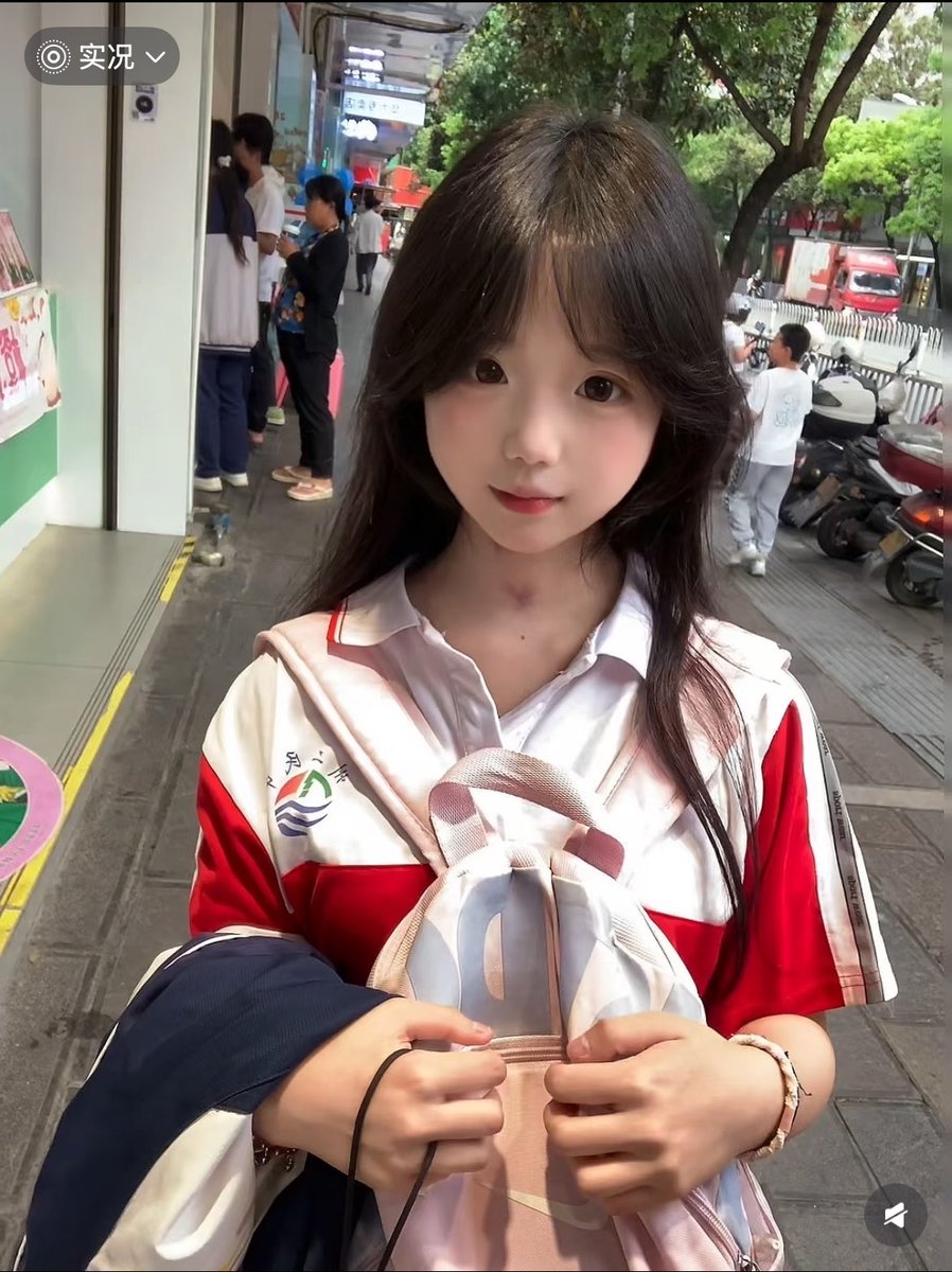 MONISHRAO8's tweet photo. 从小缺爱

有人想锐评一下我的15岁的福嘛 🥹   

不要🚪赶紧看，真心给  我要删了… https://t.co/GinhmH15ko