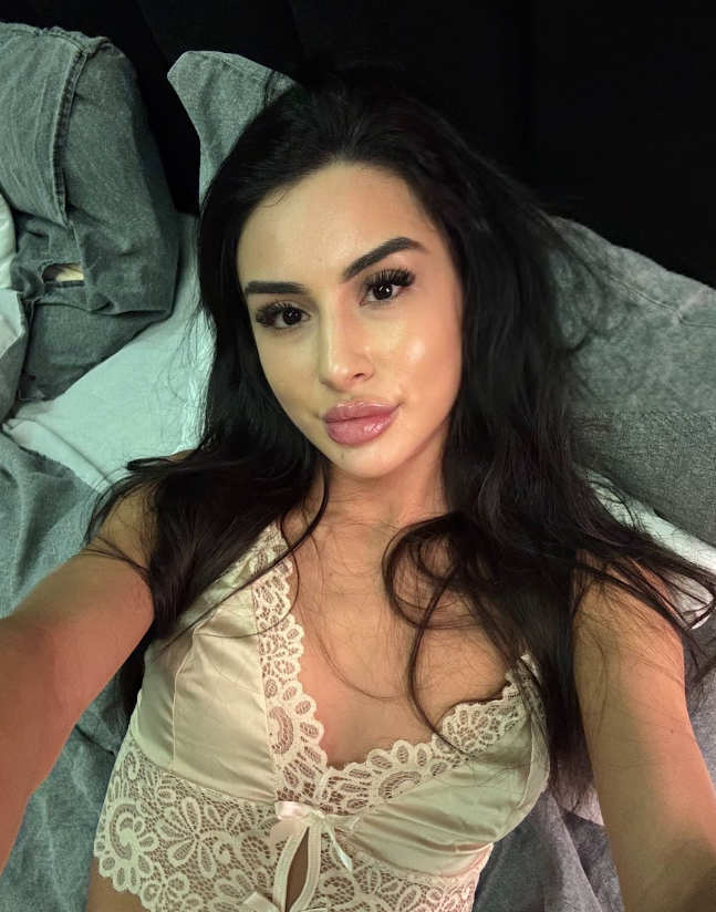 anaamaex's tweet photo. do you enjoy this POV? https://t.co/vjt0I6WuNh