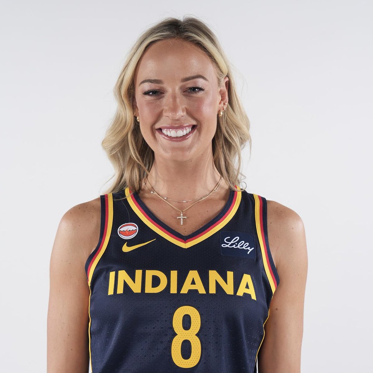 PolymarketHoops's tweet photo. Sydney Colson RIPS her former teammate Sophie Cunningham:

“Nobody respects you. Shut the f*ck up! Shut the f*ck up!” 😳

(h/t @awfulannouncing) https://t.co/cAfVkV0osG