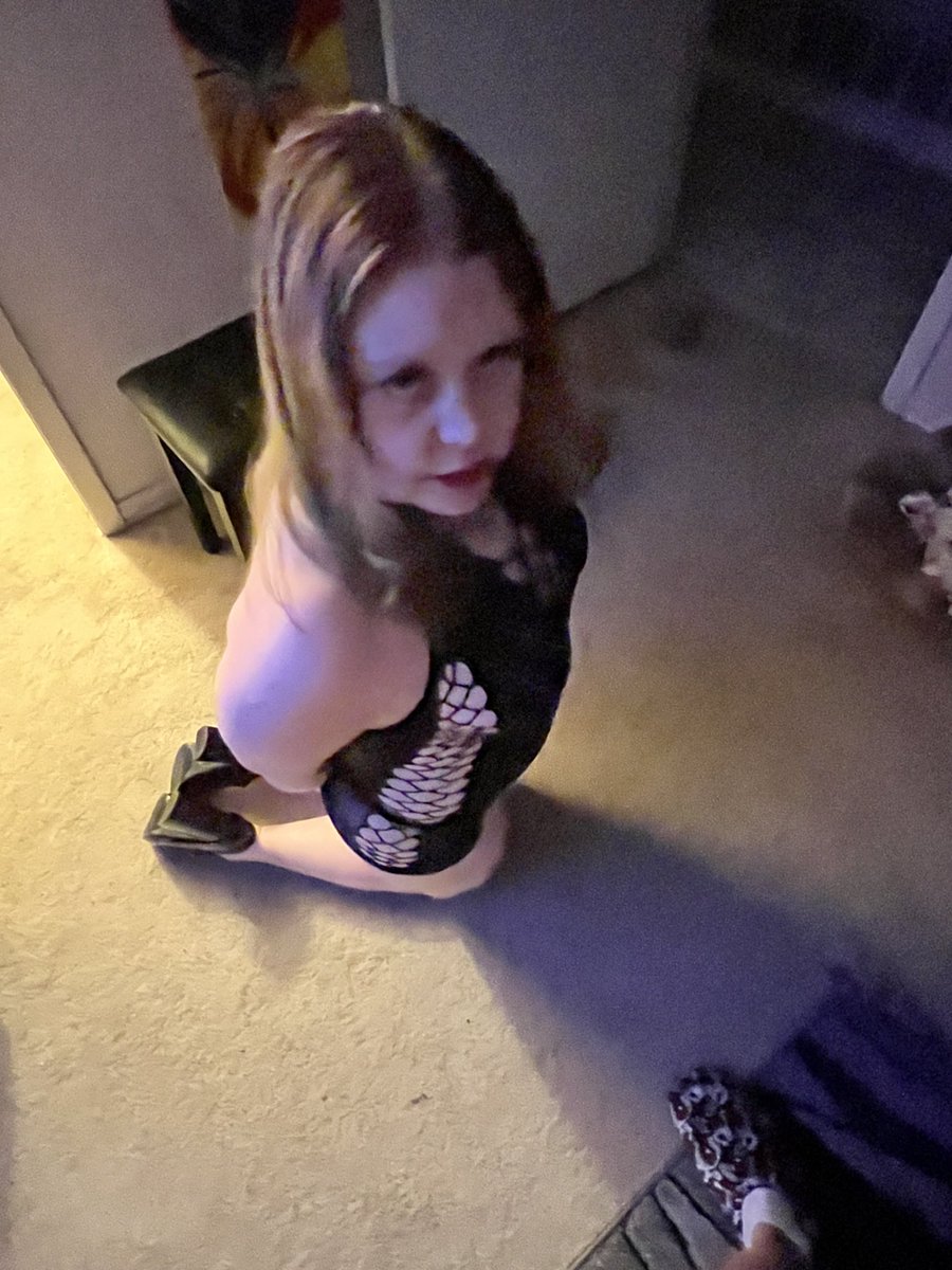 Naomibgwow's tweet photo. Take me on my knees? What would you do? https://t.co/uRiGtq3rSg