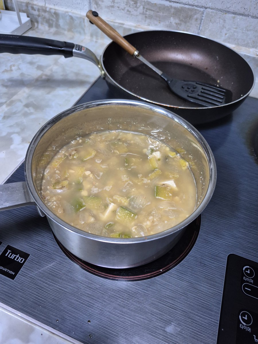 sinabrowa1945's tweet photo. 다들 맛점하셨습니까?
지는 구수~한 청국장을 반찬이랑 같이 먹었어라.

연휴 동안 맛난 거 많이 드시고 행보카세유~ https://t.co/Il3t9EFArR
