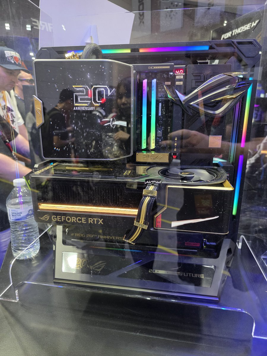 whattamullie's tweet photo. #ROG20TH https://t.co/xPmHZOaeTi