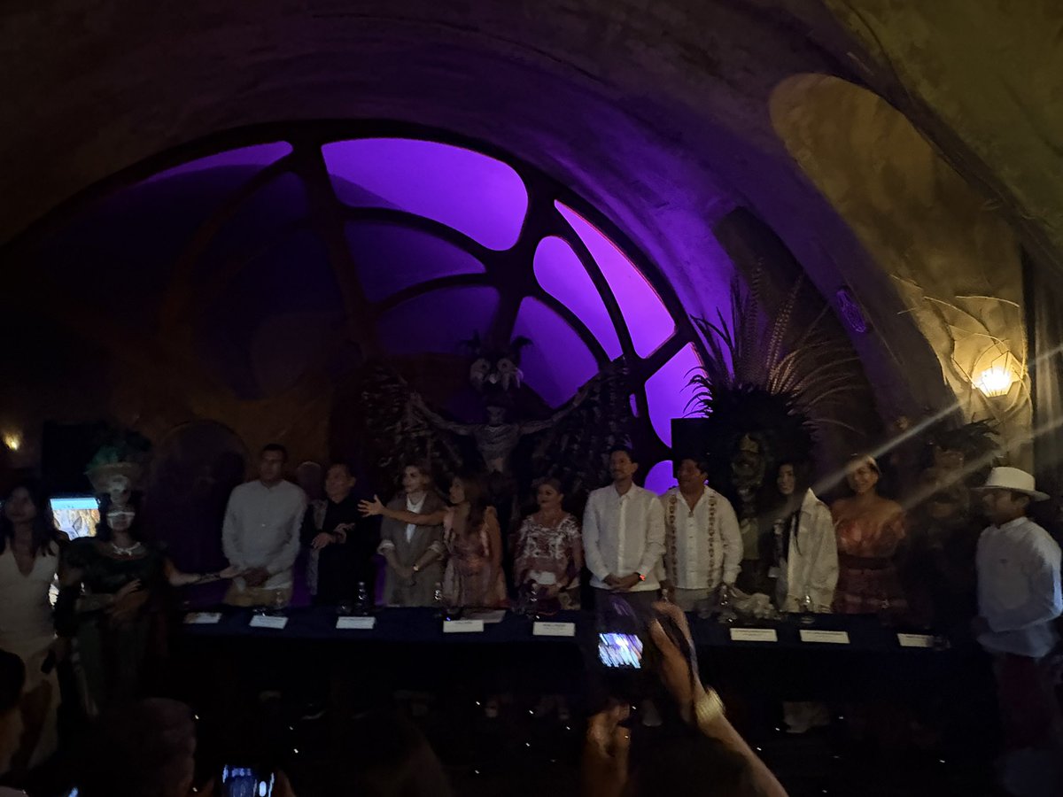 VERO_MIER's tweet photo. 🎃💀 
Rueda de Prensa #JanalPixan  zona hotelera 
2 da Edicion
#Tulum   Visita la fan page y entérate de todo    https://t.co/36VjTfAgP8 https://t.co/i2Z6EvHV4x