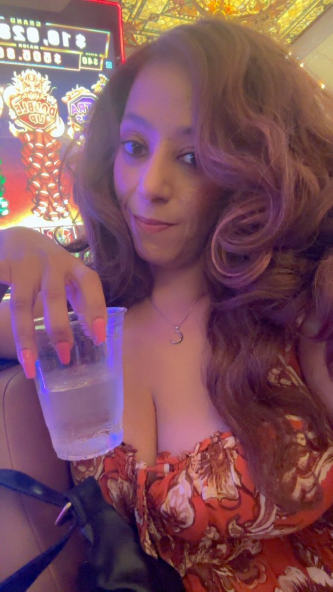 thisishowivegas's tweet photo. What a night ππβ¨πΈ
#vegas #lasvegas #thisishowivegas #realvegas #happyhour #vegasstrip #vegasbaby #lasvegasstrip #vegasfun #dtlv https://t.co/T1LPogJeJl