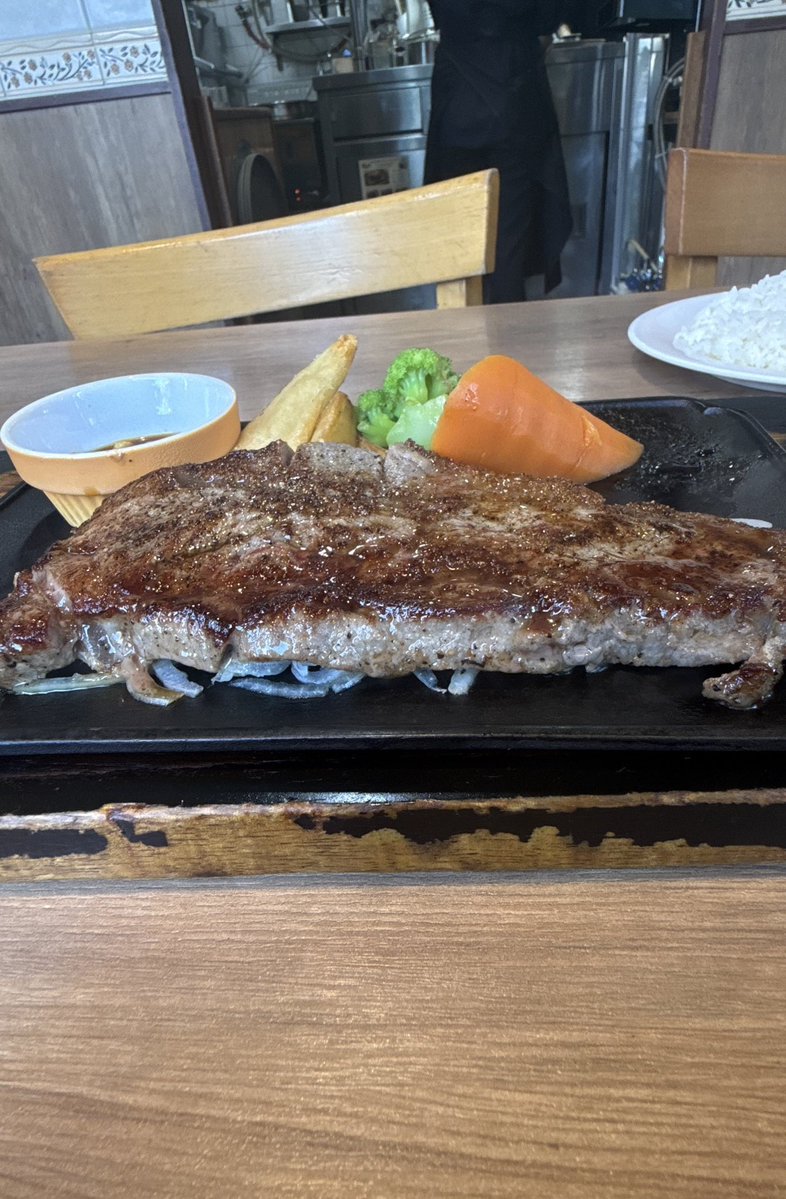 maejiyama's tweet photo. そして僕は昼、肉を入れて、投げる https://t.co/PaVt9B9HpE