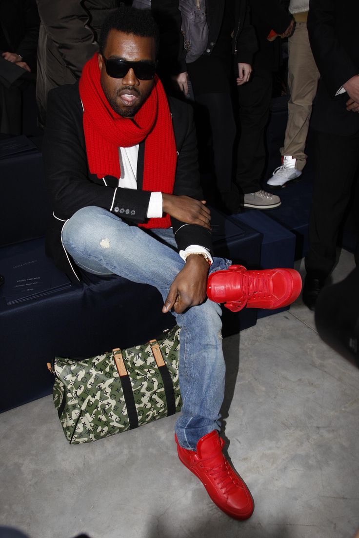 Sound_Scrape's tweet photo. Kanye West (Ye) Louis Vuitton Don Era in 2009. https://t.co/7hlLr0K4pX