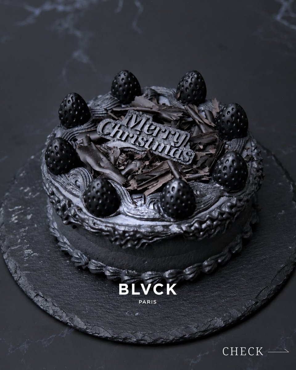 BlvckparisJp's tweet photo. 聖夜に、ひときわ美しい「黒」を。

BLVCK PARISのクリスマスケーキコレクション。
漆黒の佇まいと、贅沢な味わい。
大切な人と過ごす夜を、特別なひとときに。

写真をスワイプして、お気に入りの一品を。
ご注文は公式オンラインストアへ。