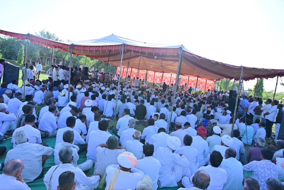DivyaMaderna's tweet photo. कल तिवरी पंचायत समिति के कार्यकर्ताओं के साथ संवाद कर आगामी पंचायतीराज चुनावों की तैयारियों, संगठन की मजबूती, चुनावी रणनीति एवं जनहित से जुड़े मुद्दों पर विस्तृत चर्चा की।

📍 तिवरी https://t.co/TmJy2SVHVz
