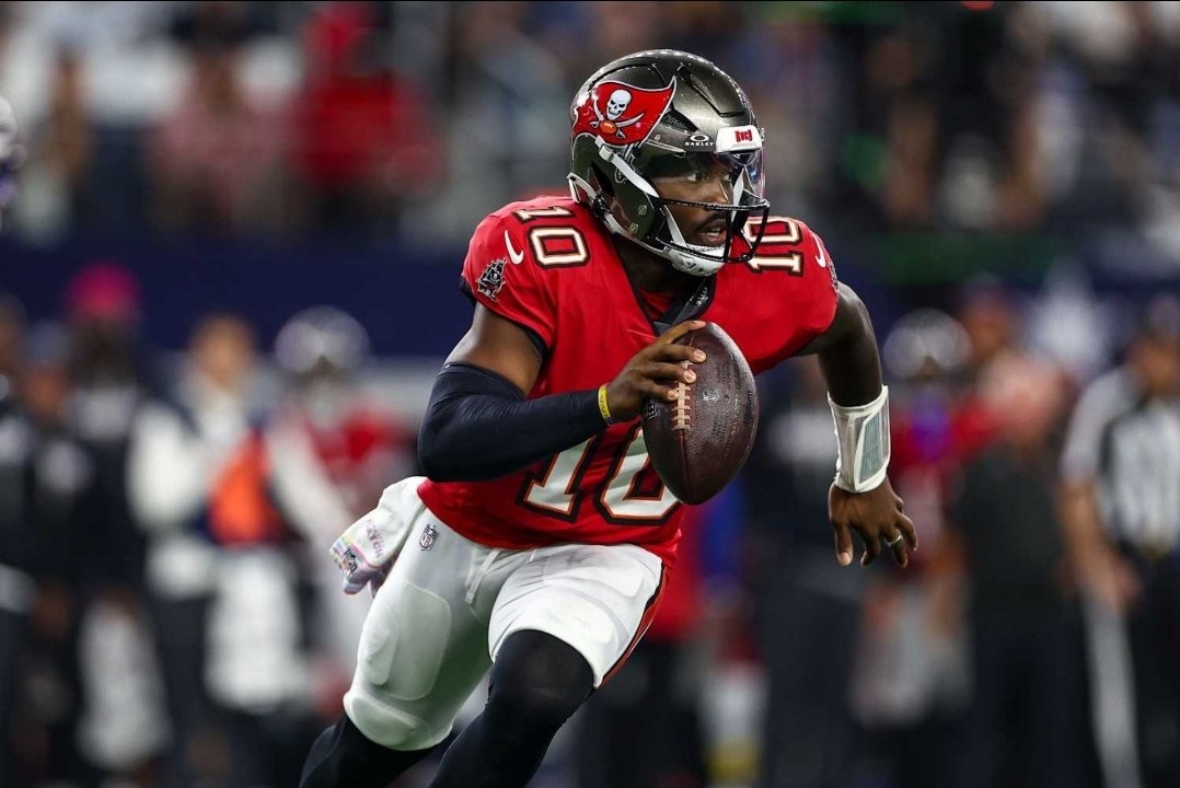 Breesoverrated's tweet photo. QB1 https://t.co/p1Od4OSidT