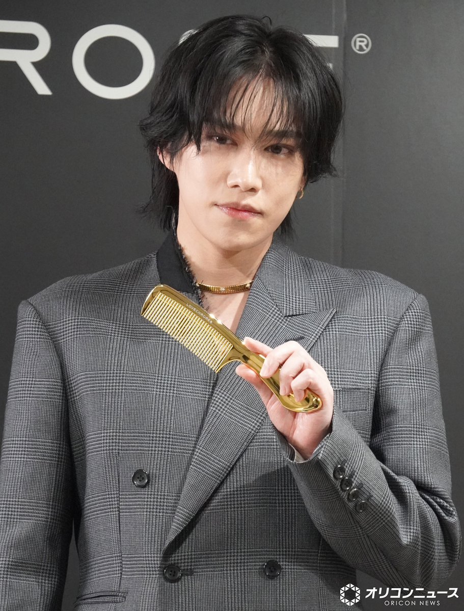 oricon's tweet photo. Kis-My-Ft2千賀健永、15年後“50歳”の自分は
「今よりも美しくありたい」
⠀
キスマイの歴史も回顧
｢様々な経験をして一丸となって頑張ってきた｣
｢これからも走って大きなグループに｣
https://t.co/gY1kqPI97o
⠀
LOVECHOROME（ラブクロム）
ポップアップストア https://t.co/f0JfvN97H3