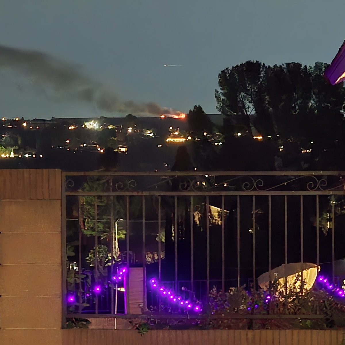 JeanMPagador's tweet photo. Is this the Brea Landfill tonight? 
@OCFireAuthority https://t.co/KqBSkRVb6Y