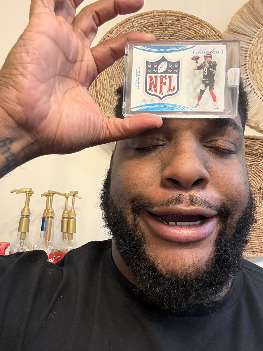 DeyNotUs701's tweet photo. What are the odds of entering a Pick Your Number break, choosing #9, landing the Bengals, and actually hitting a MAJOR card?! ๐คฏ๐ฅ๐
Iโm so back ๐คฃ๐คฃ๐คฃ #whodey https://t.co/mJCXDbQ0YU