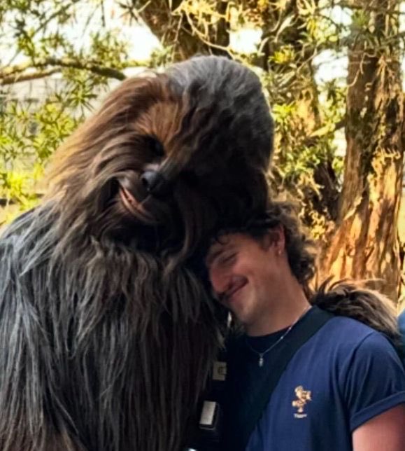 moonbeampussy's tweet photo. benson boone is always so happy to meet people what a joyous guy https://t.co/FLVKVzlXuv