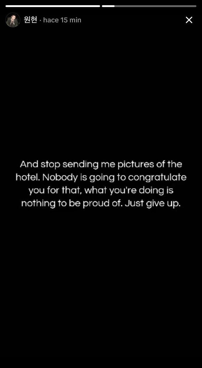 lvsyoonpj's tweet photo. “Por favor, simplemente manténganse alejados del hotel. Ya se les ha advertido. Amamos a Perú, pero ¿por qué siguen haciendo ruido y molestando a las personas? Es realmente molesto.

Y dejen de enviarme fotos del hotel. Nadie va a felicitarlos por eso. Lo que están haciendo no es motivo de orgullo. Simplemente, dense por vencidos.” 

subió esto uno de los bailarines, acerca de la situación de hoy