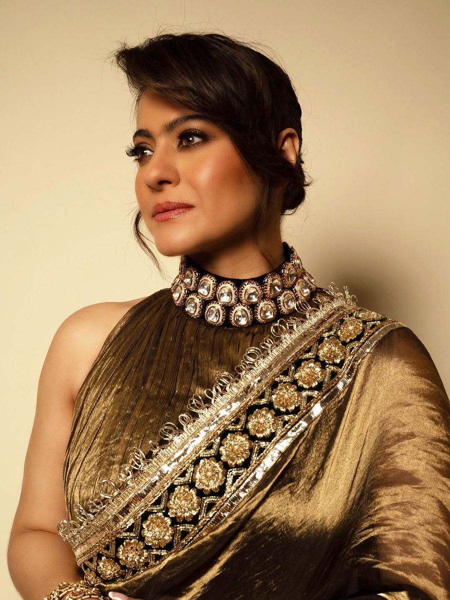 VOGUEIndia's tweet photo. 🔗: https://t.co/dtI114wMCM
Kajol Devgan’s Manish Malhotra gilded sari brings handwoven tissue and brocade together https://t.co/SmzrkKLxmv