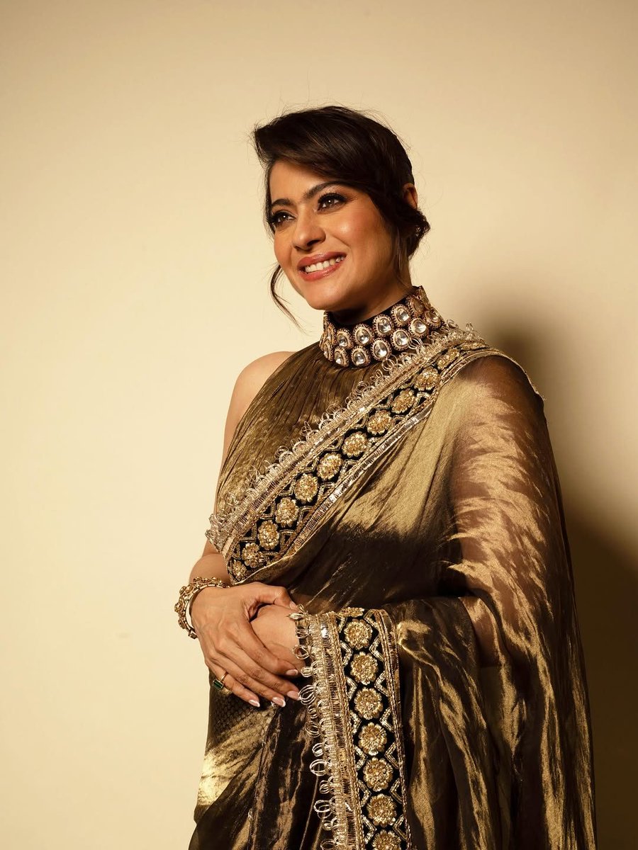 VOGUEIndia's tweet photo. 🔗: https://t.co/dtI114wMCM
Kajol Devgan’s Manish Malhotra gilded sari brings handwoven tissue and brocade together https://t.co/SmzrkKLxmv