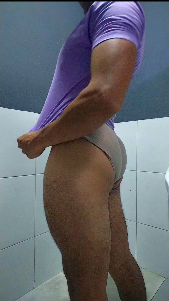 RobHur21's tweet photo. El color es dulce; la intención, otra historia. 💜😈

#Masculinidad #Sensualidad #MensStyle #FitnessLifestyle #PurpleVibes #Trujillo #Peru #TrujilloGay https://t.co/ESfWbGu1Jn