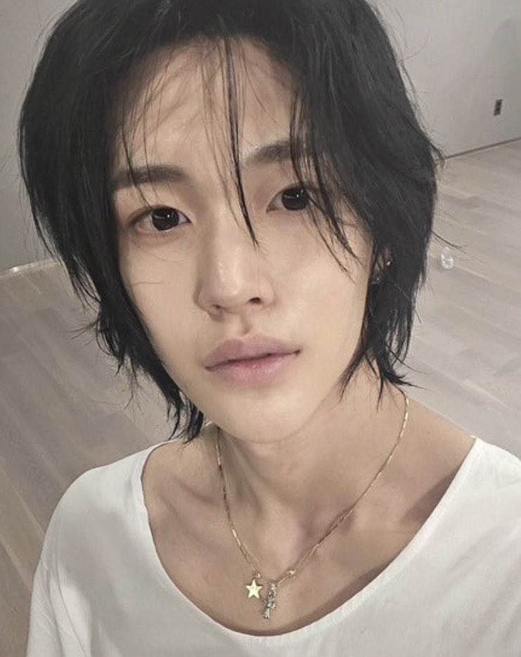 W__JAN's tweet photo. 버석건조 https://t.co/meXqEvYWay