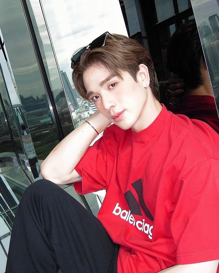 lapoupeedu237's tweet photo. POV: When RED is not your favorite color…
I really have a thing for men in red ❤️
#Bosstong #TongTong #NourTheSeries #WeLoveYouTong #ProtecTongTong #BuiltOnLove_Bosstong #StandingWithBossTong #AlwaysTongTong https://t.co/yptkcmxOkO