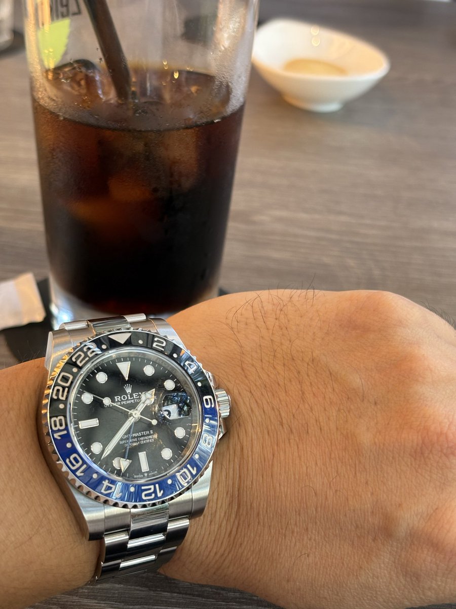 amuseTAKA34's tweet photo. 表参道のカフェは高い🤣
#ロレックス
#ROLEX
#GTMマスター2 https://t.co/5GJ1pV7JlB