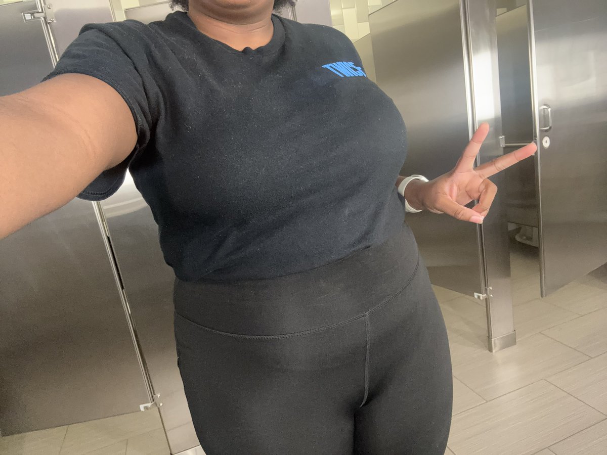 adr1live's tweet photo. wearing my twice shirt to work :3
(theres so many crumbs on my shirt because I worked with cardboard for 3.5 hours today)
#fitcheck #ootd #weirdgirl #weirdtwt #altgirl #alttwt https://t.co/BQQR4SPxPY