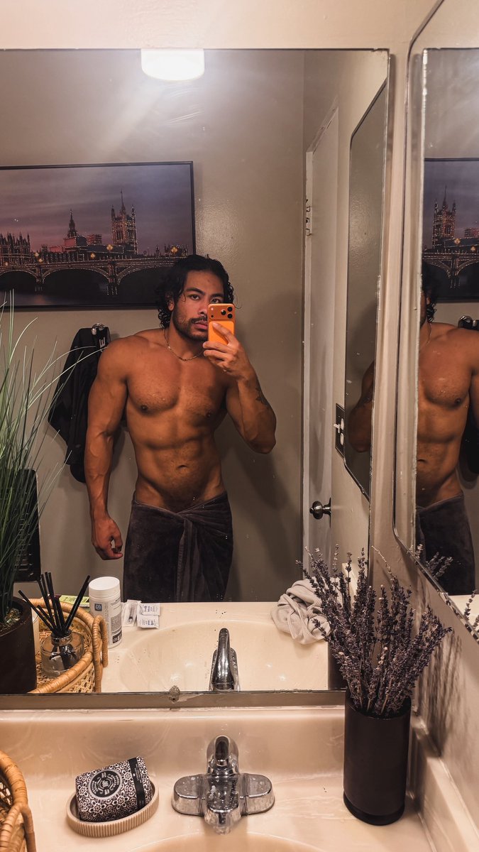 delapapiii's tweet photo. it’s getting hot in here… https://t.co/VbGYXeWqWS