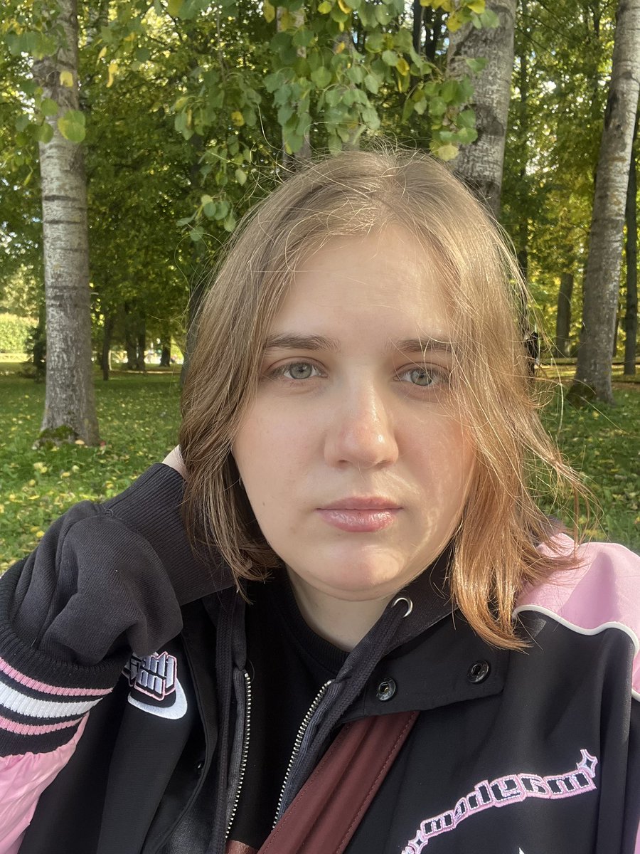 kotiktesto's tweet photo. не сильно люблю светить лицом, но допустим. биаса выбрать тоже не смогла...
зачем я вообще это делаю тогда не понятна 😭 https://t.co/ucXRv5mYlF