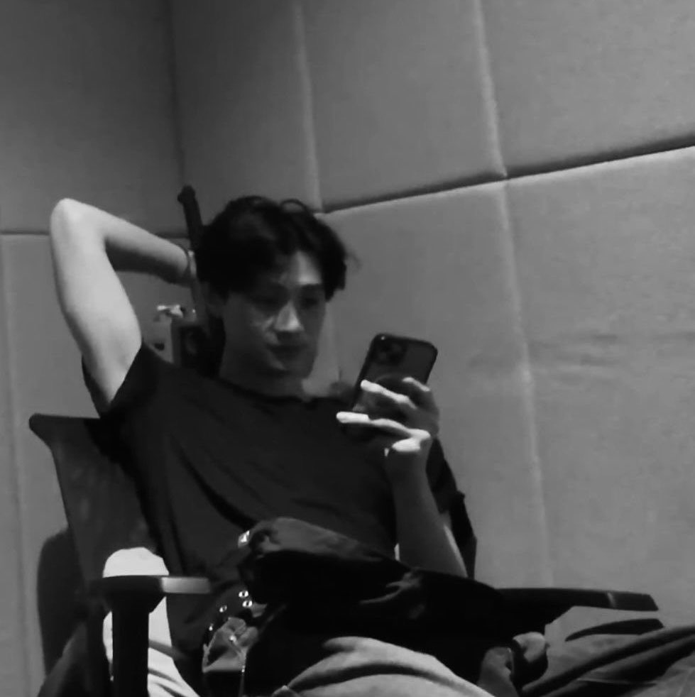 Zjiajiayn_'s tweet photo. แล้วทุกคนมัวทำอะไรอยู่หรอ ทำไมยังไม่มาเป้นเฮียตี๋อีกล่ะคะ เฮียตี๋หล่อขนาดนี้ทุกคนไหวกันหรอ นี่ไม่ไหวนะ เผลอยกใจให้เฮียไปหลายรอบมากๆ ถ้ามีโอกาสได้รักใครสักคน หนูก้เลือกที่จะรักเฮียตี๋ เฮียไม่ต้องรักหนูก้ได้ค่ะ แต่เฮียช่วยหล่อให้หนูรักต่อไปนานๆก้พอ🧘🏻‍♀️🧘🏻‍♀️🧘🏻‍♀️🧘🏻‍♀️🧘🏻‍♀️🪷🪷🪷🪷🪷 https://t.co/ooq83KvjW0
