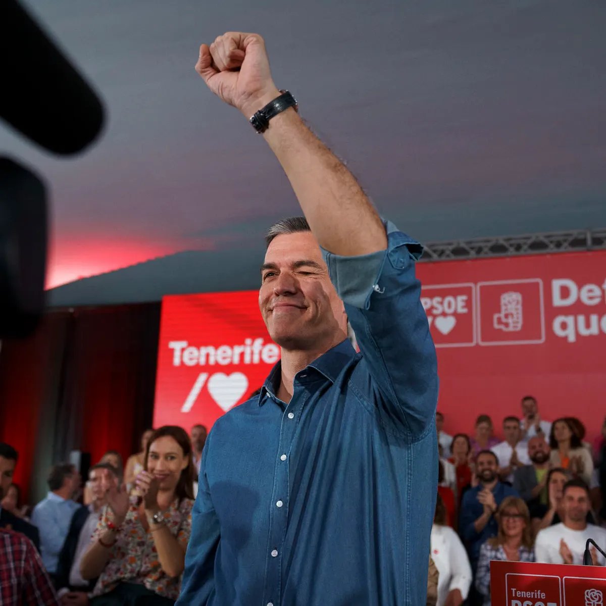Cidpedrosanchez's tweet photo. Quedan 51 días para que Pedro arrase en las elecciones.
Larga vida al Sanchismo ✊🏻 🌹 https://t.co/JGxT3GFJTd