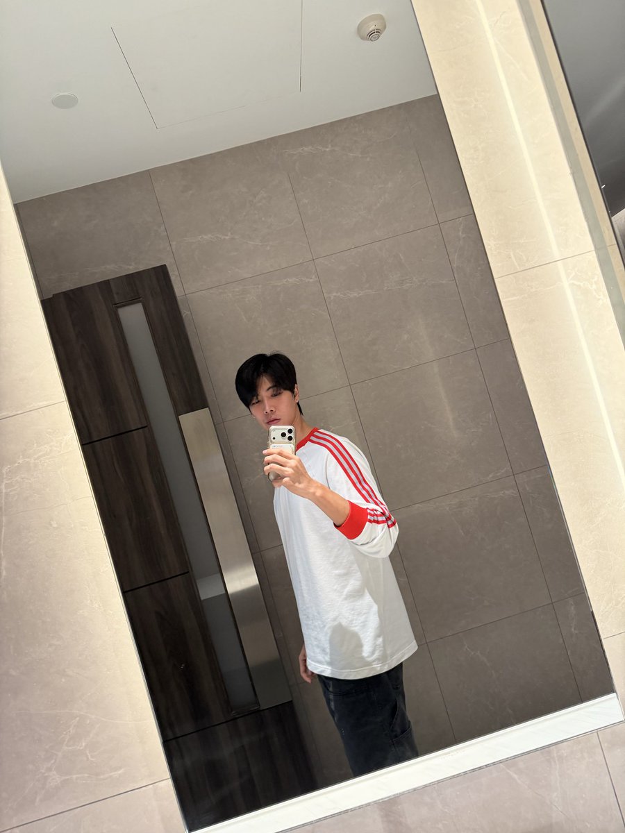 jjaypf's tweet photo. ง่วง https://t.co/qwU1eyrzkG