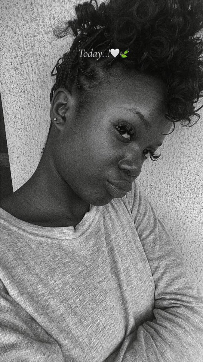 miraghini's tweet photo. Woke up this morning with back pain, played Wizkid's "Break Me Down" like 5 times and the back pain disappeared instantly😌 https://t.co/rSEuaeb5VV