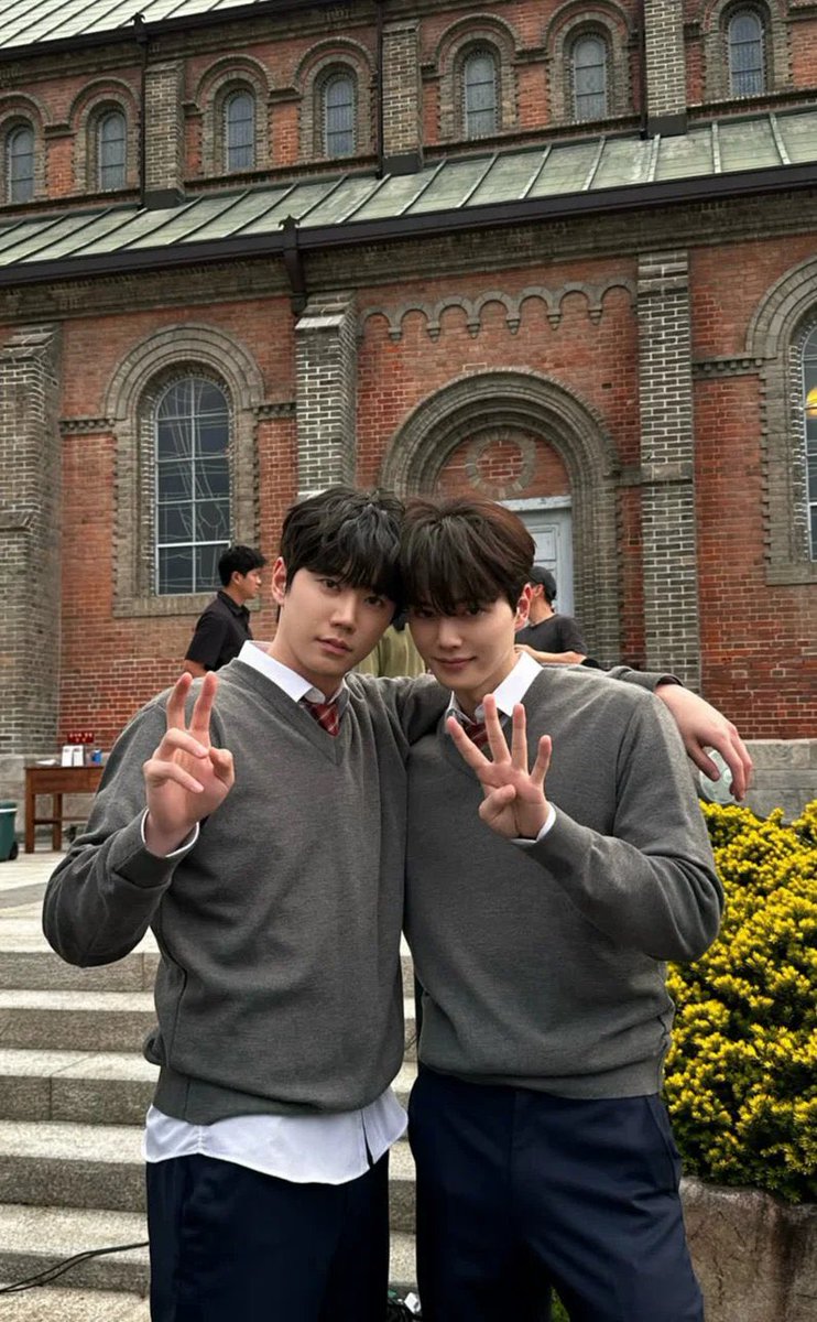 swtpttmr's tweet photo. 최씨 강씨 핸드폰 배경미 잇으시다 https://t.co/n3Xes2vhsJ