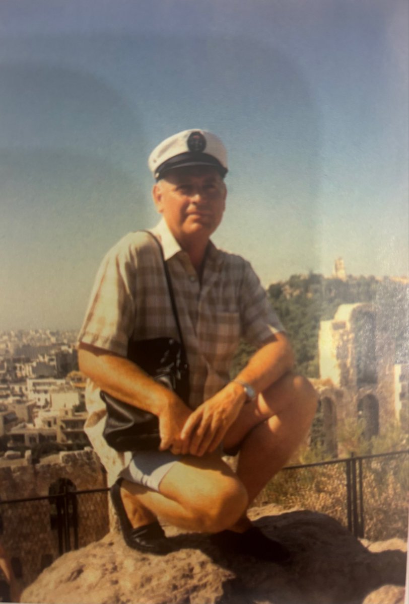 daniel_portero's tweet photo. Hoy 9 de octubre se cumplen 26 años del asesinato de mi padre a manos de ETA. Sus herederos son socios del peor gobierno de la democracia y quienes más daño y dolor han hecho a las víctimas de ETA por olvidarnos y abrazarse al terror político de Bildu. Nunca te olvidaré! Nunca dejaré de luchar!