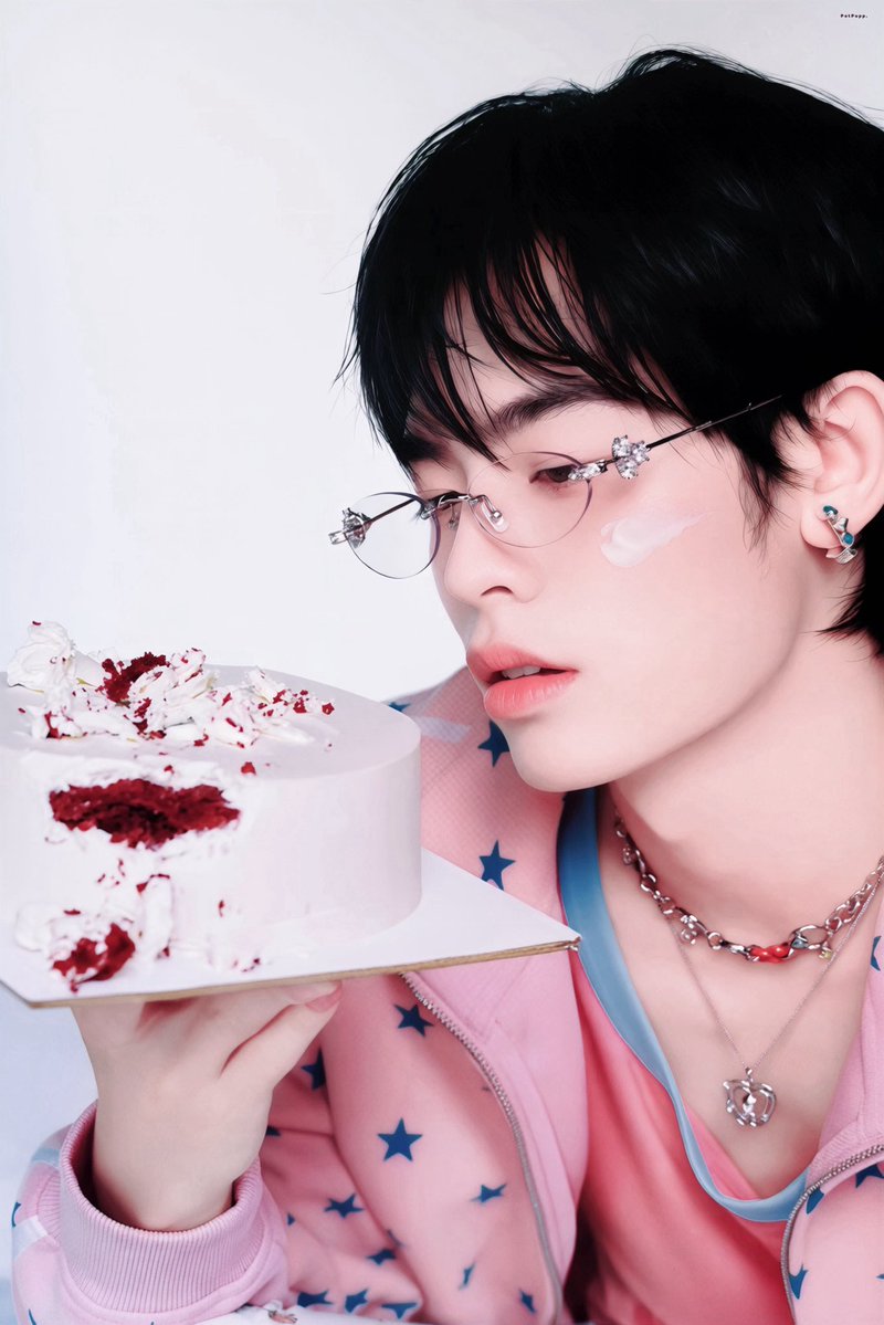 Toeyikx's tweet photo. 𝑆𝑢𝑔𝑎𝑟, 𝑠𝑡𝑎𝑟𝑑𝑢𝑠𝑡, 𝑎𝑛𝑑 𝑎 𝑝𝑟𝑒𝑡𝑡𝑦 𝑙𝑖𝑡𝑡𝑙𝑒 𝑓𝑎𝑐𝑒 🍰💝🐻‍❄️ྀི

cre: @/PotatoPuppyi 

#Porsuppakarn ᥫ᭡ https://t.co/KpXd9fpN9W