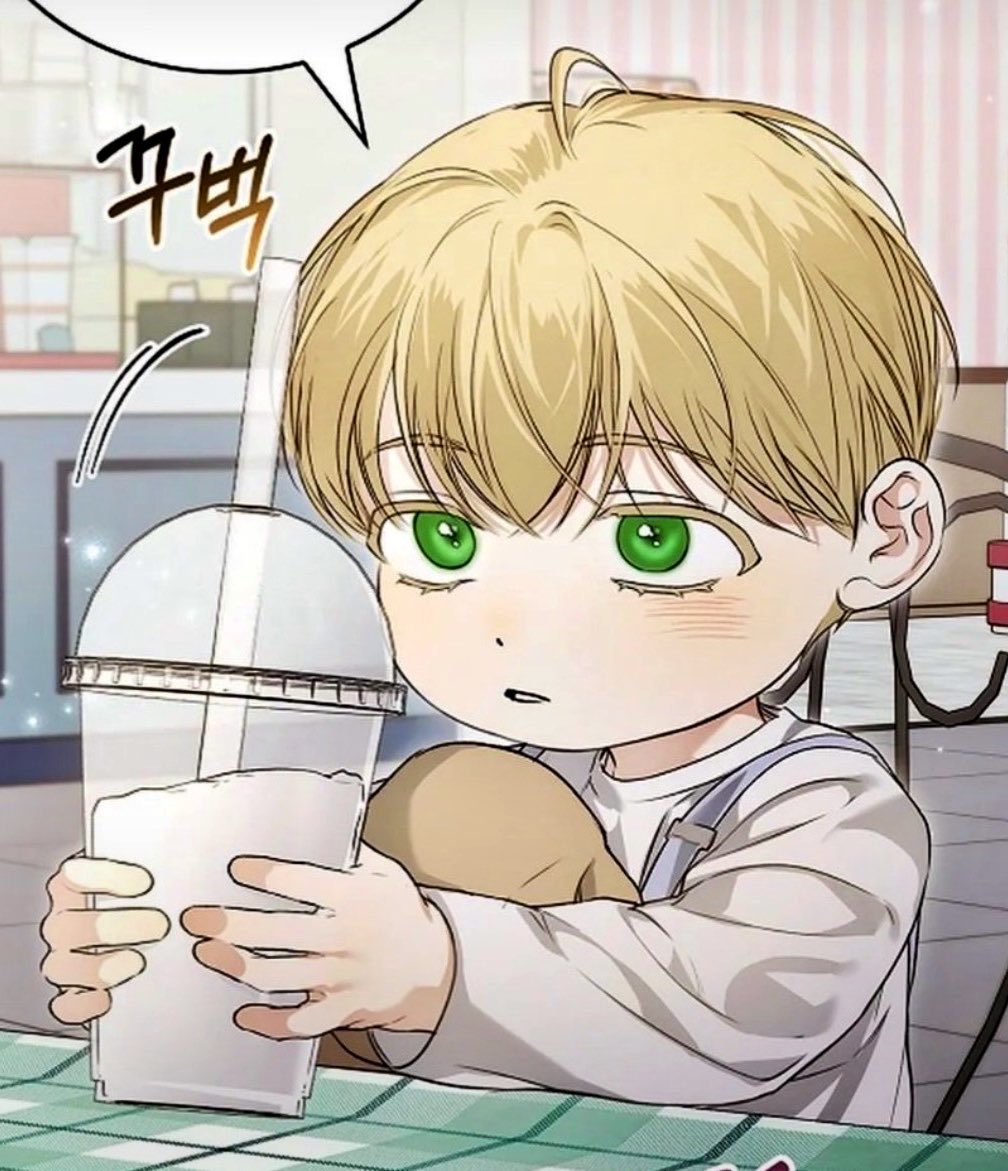 vampcesz's tweet photo. Like father, like son 🥺💜💚 Pete having the same round cheeks as little Chase. 
#kissmeifyoucan https://t.co/EU4EXgit2H