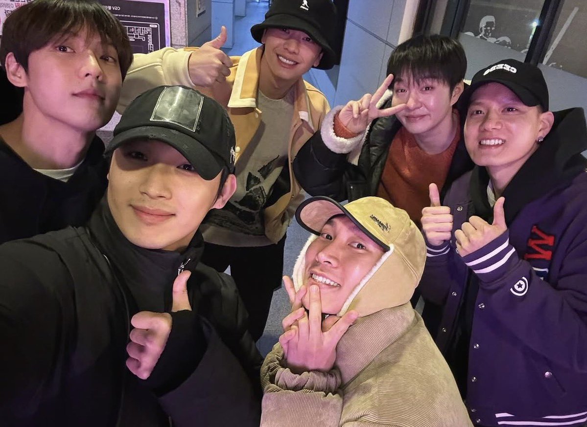 qwcjkk's tweet photo. 아보고싶어 https://t.co/OUBSkoxXKD