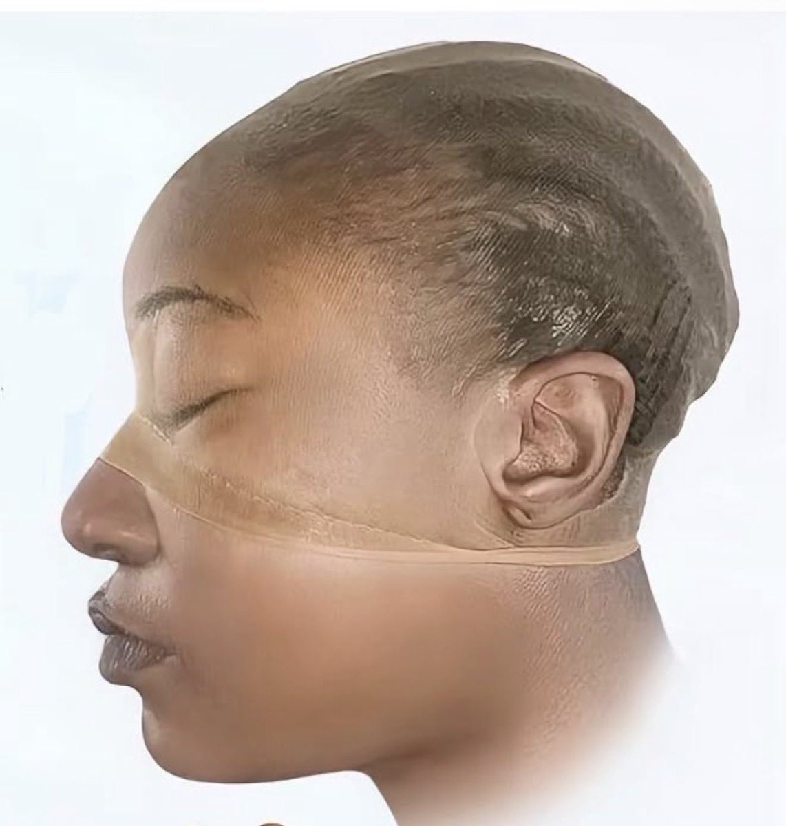 jaibosfatbutt's tweet photo. @itstimetorope why she kinda look like et😭 https://t.co/X7EsucaNaq