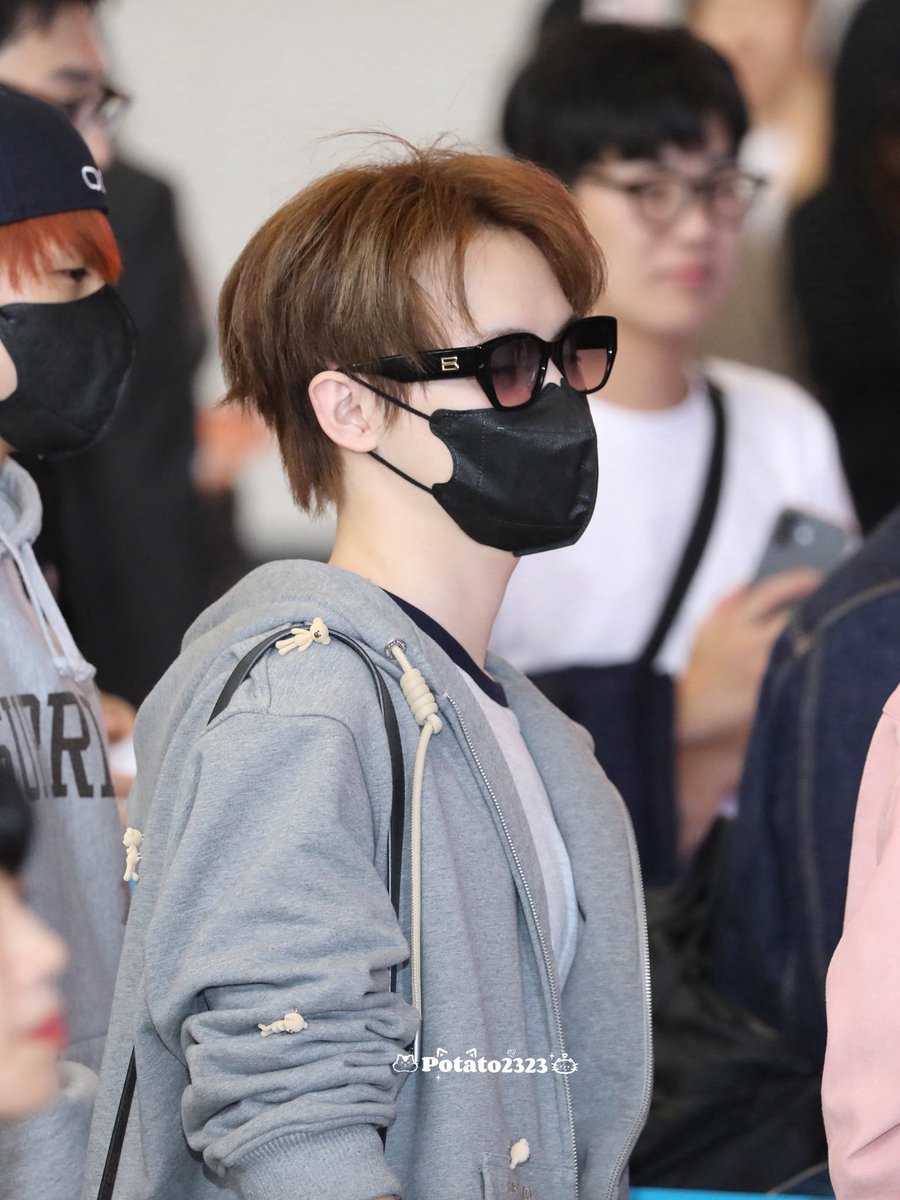 ZCHENLE_IDN's tweet photo. Detail jaket chenle lucu banget

Kangen banget cuking 🥹🥹 https://t.co/1bpYPC1pGs