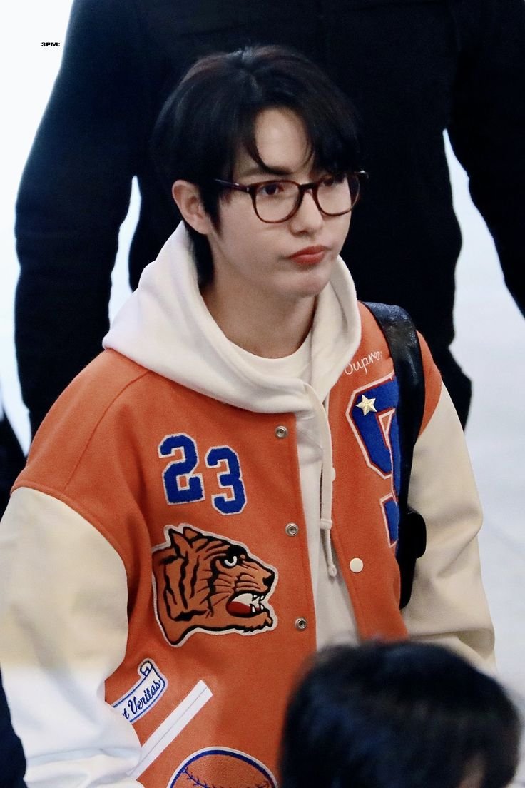 renjunampyeon's tweet photo. 🤓🥺🥺🤏 https://t.co/RyibRtnoaT