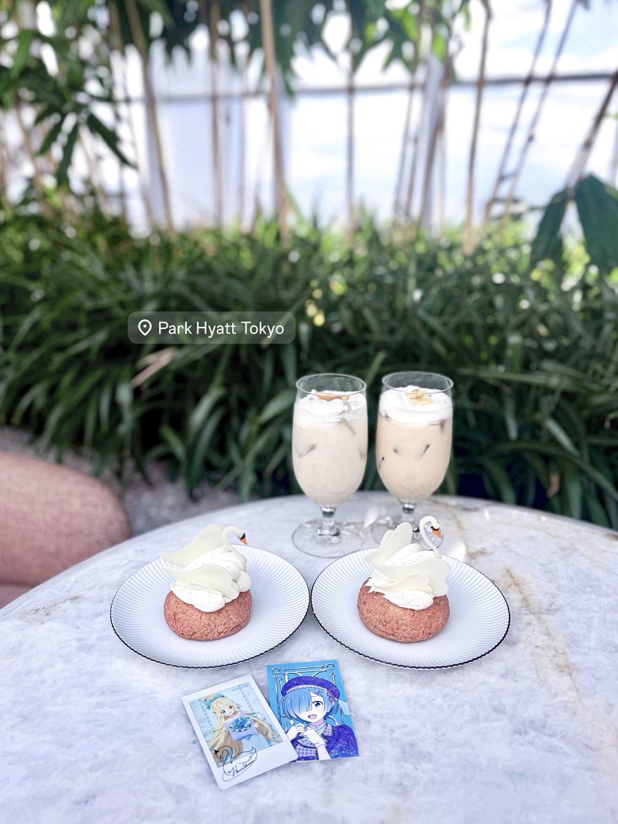 earlybird0226's tweet photo. 念願のスワンケーキ🦢💕 https://t.co/FjEeBRDPfz