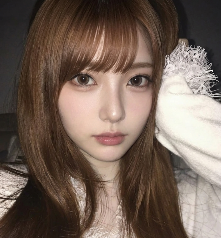 Hzjnsbma's tweet photo. この顔と身体でデビューしてるのほんとに感謝した方がいい https://t.co/jLNnfuWrZG
