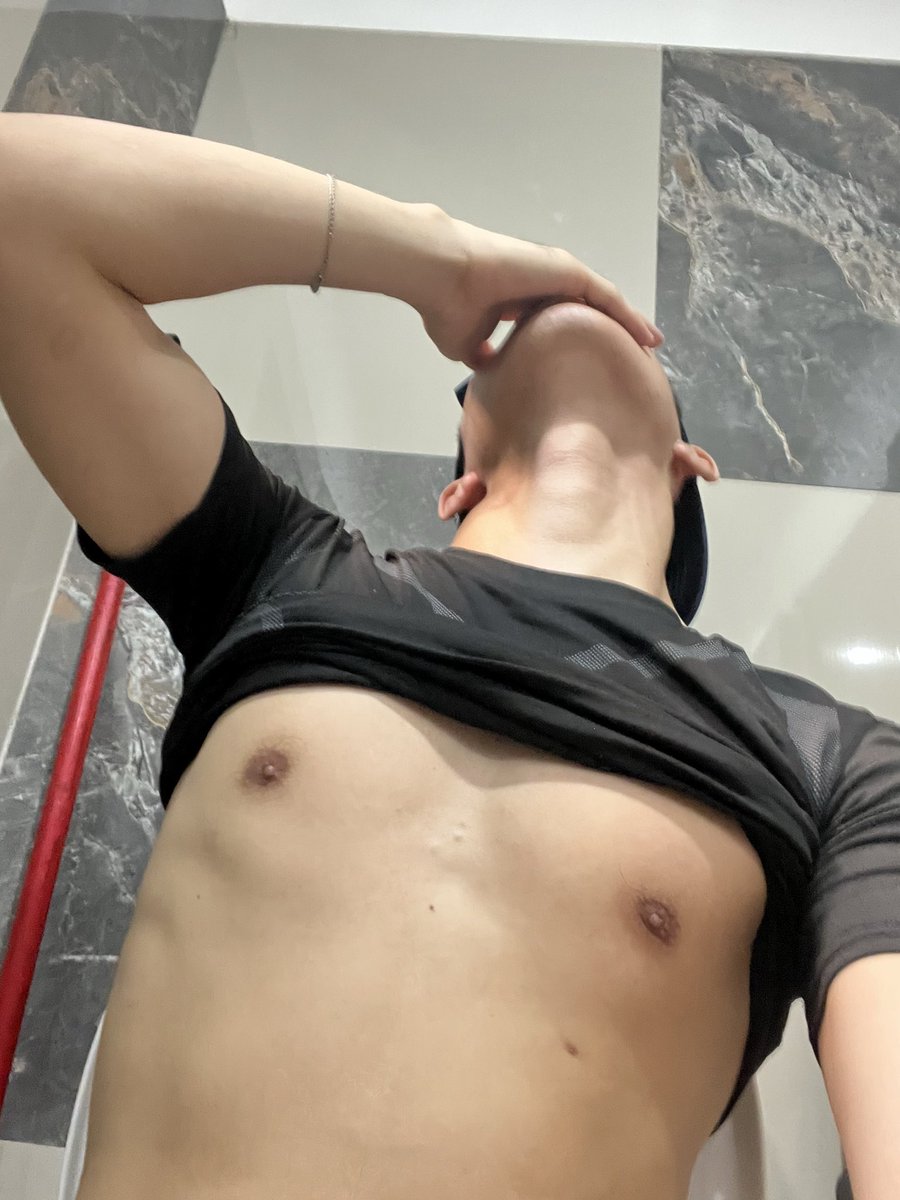 JamesRoblejk's tweet photo. Papawis muna Tayo 🥵💦 https://t.co/bQwYZoI0kD