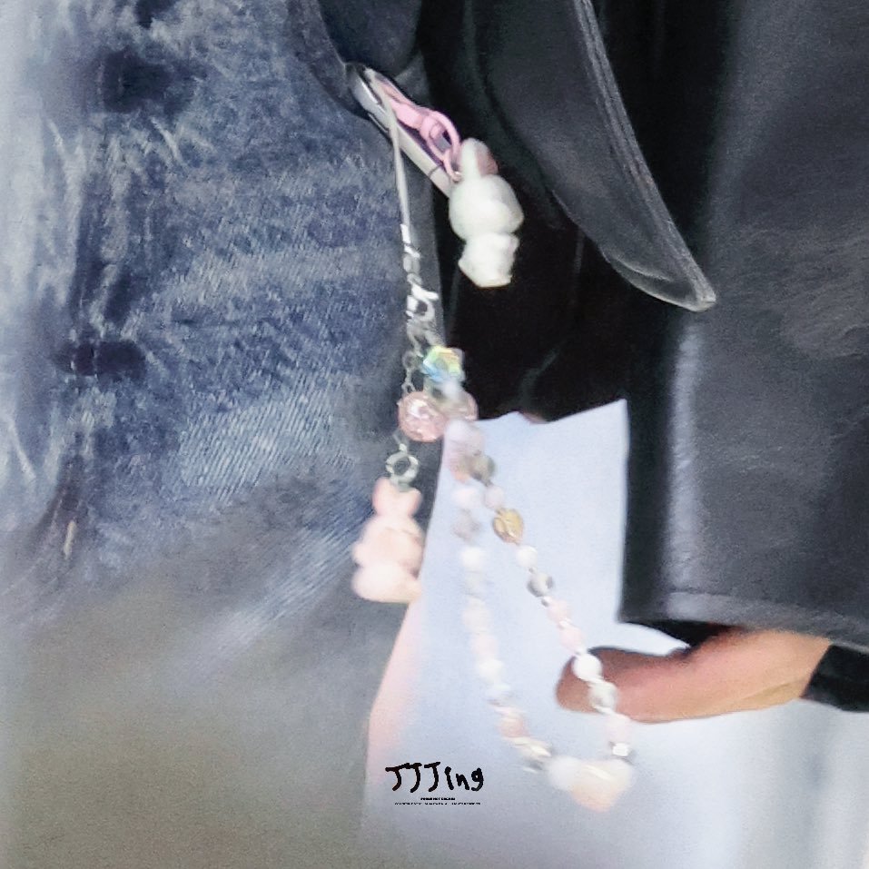 starring13augst's tweet photo. jaemin's fit:                                   his charm:
♣️⛓️🚬🎱                                   🌸🩷🧸🎀 https://t.co/oteaPcsVWy