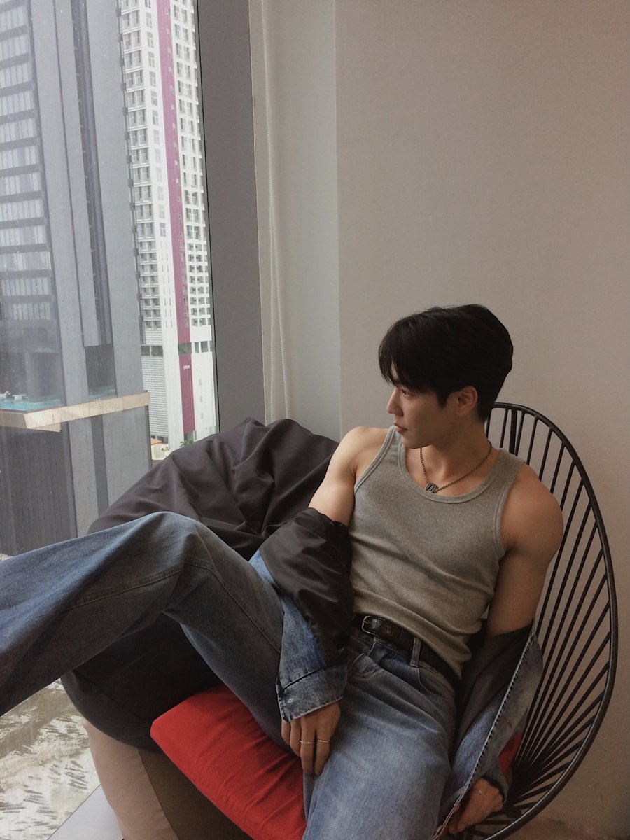 TheoryofYinWar's tweet photo. IG warwanarat 

อเมริกาโน่คั่วกลิ้ง

#หยิ่นวอร์ #warwanarat @warwanarat https://t.co/JjZzExShEH